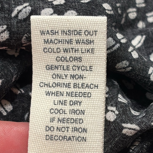 Mudd Black & White Sleeveless Blouse - Picture 7 of 7